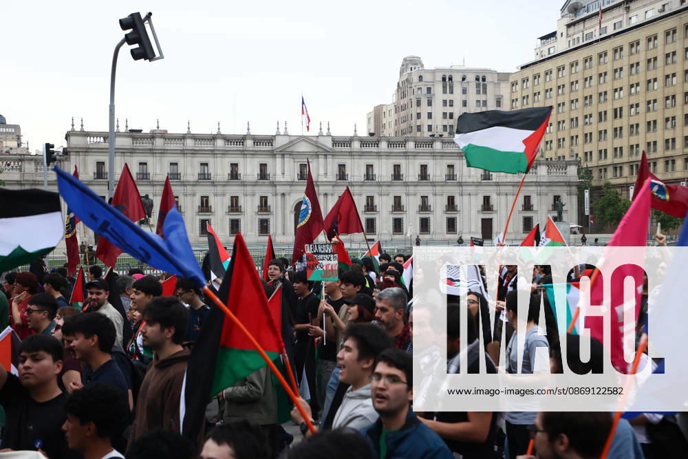Santiago, October 10, 2026: March for Palestine organized by the Global Action for Palestine (GAFP) alliance along Alameda Street in downtown Santiago. Dragomir Yankovic, Aton Chile, Santiago, Chile. Aton 1198344