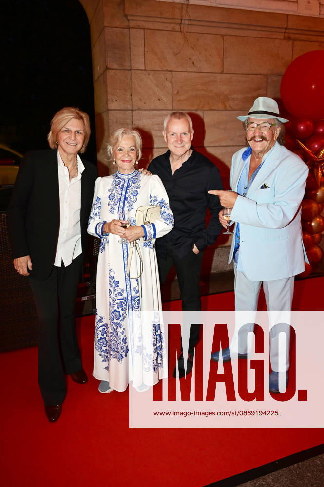 Dirk Michaelis, Dorit Gäbler, Ritchie Barton und Karl-Heinz Bellmann bei der 18. Hope Gala 2026 im Schauspielhaus. Dresden