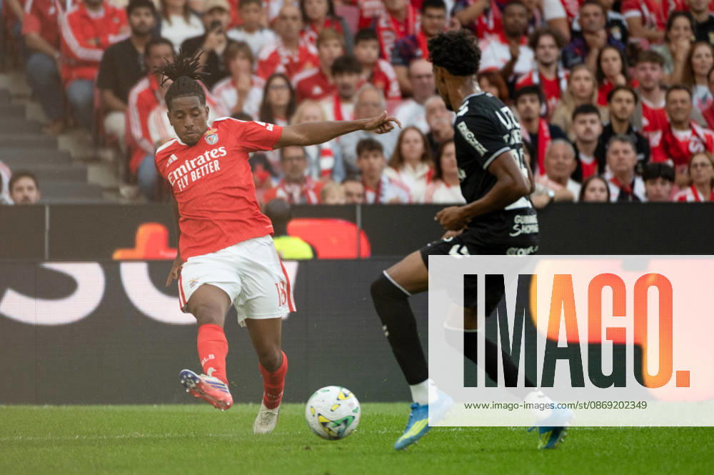 SL Benfica midfielder LEANDRO BARREIRO passes the ball under pressure from a Vitoria SC player during their Liga Portugal Betclic matchday eight match at Estadio da Luz in Lisbon, Portugal, on October 11, 2026. Lisbon Portugal - ZUMAr238 20261011_zip_r238_001