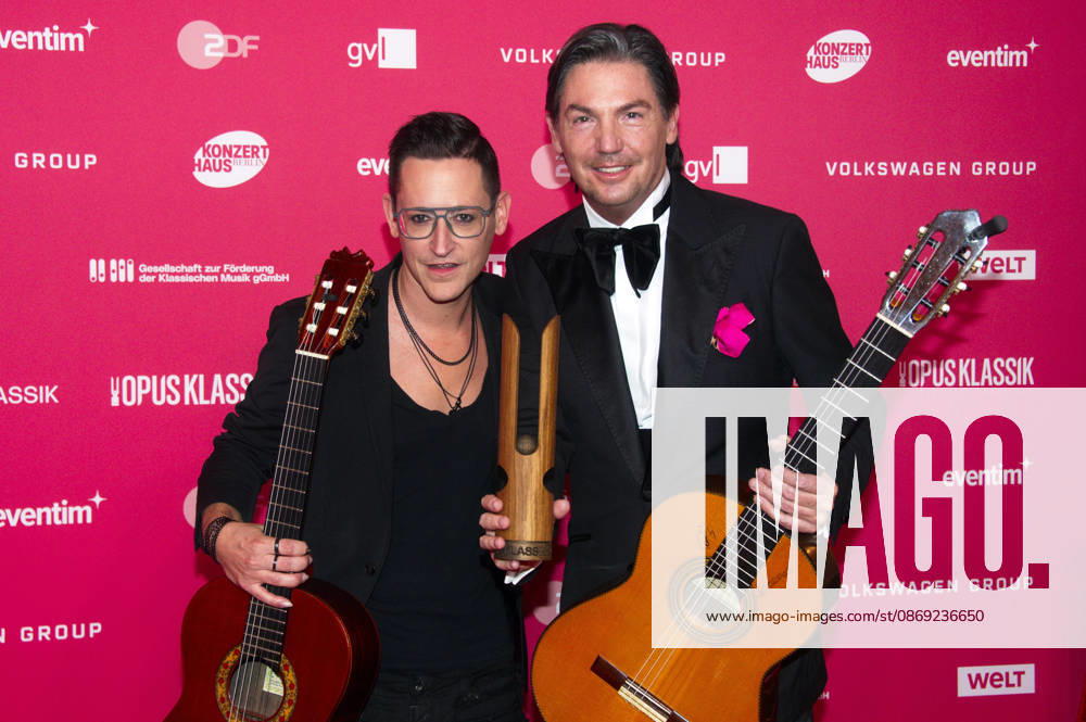 Alexander Kilian und Jan Pascal von Cafà del Mundo bei der Verleihung des Opus Klassik 2026 im Konzerthaus am Gendarmenmarkt. Berlin
