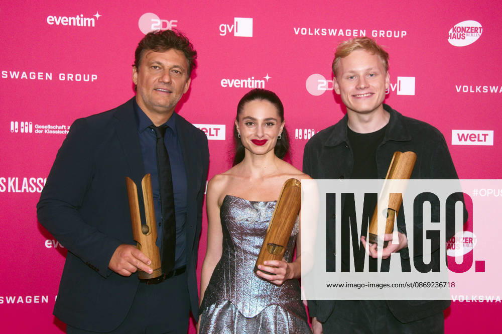 Jonas Kaufmann, Esther Abrami und Alexander Malofeev bei der Verleihung des Opus Klassik 2026 im Konzerthaus am Gendarmenmarkt. Berlin