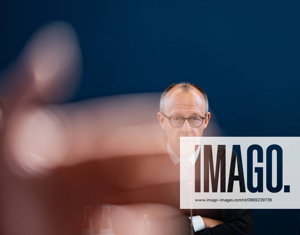 Bundeskanzler Friedrich Merz zu Beginn der Bundesvorstandssitzung im Rahmen der Präsidiumsklausur;Präsidiumsklausurtagung der CDU Deutschlands in Berlin, Oktober 2026, Berlin Berlin Deutschland Konrad-Adenauer-Haus