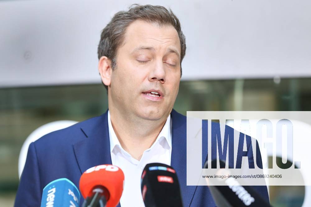 Berlin, Deutschland, 12.10.2026: Willy-Brandt-Haus: Pressekonferenz nach Vorstandssitzung: Bundesminister der Finanzen Lars Klingbeil (SPD)