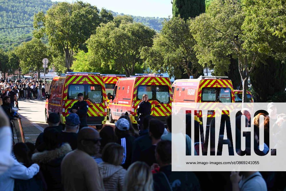NEWS : Le principal d un college et une professeure blessàs par balle par un tir de fusil de chasse à Aubagne NEWS : Le principal du college Lakanal à Aubagne et une professeure blessàs par balle par un tir de fusil de chasse, le 12 octobre 2026. AubagneFrance