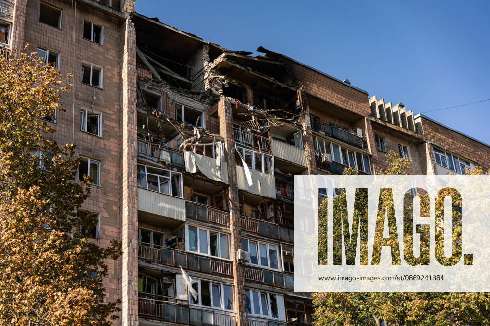 Russian drone attack hits residential building in Ukraine s Kharkiv, injuring 13 KHARKIV, UKRAINE - OCTOBER 12: A view of a heavy damage following a drone attack that injured 13 people in Kharkiv, Ukraine, on October 12, 2026. Firefighters, police officers and rescue teams were dispatched to the scene to assist affected residents. Carlo Bravo Anadolu Kharkiv Ukraine. Editorial use only. Please get in touch for any other usage.