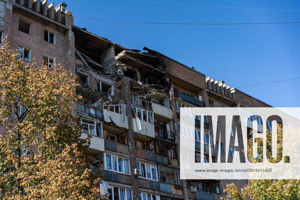 Russian drone attack hits residential building in Ukraine s Kharkiv, injuring 13 KHARKIV, UKRAINE - OCTOBER 12: A view of a heavy damage following a drone attack that injured 13 people in Kharkiv, Ukraine, on October 12, 2026. Firefighters, police officers and rescue teams were dispatched to the scene to assist affected residents. Carlo Bravo Anadolu Kharkiv Ukraine. Editorial use only. Please get in touch for any other usage.