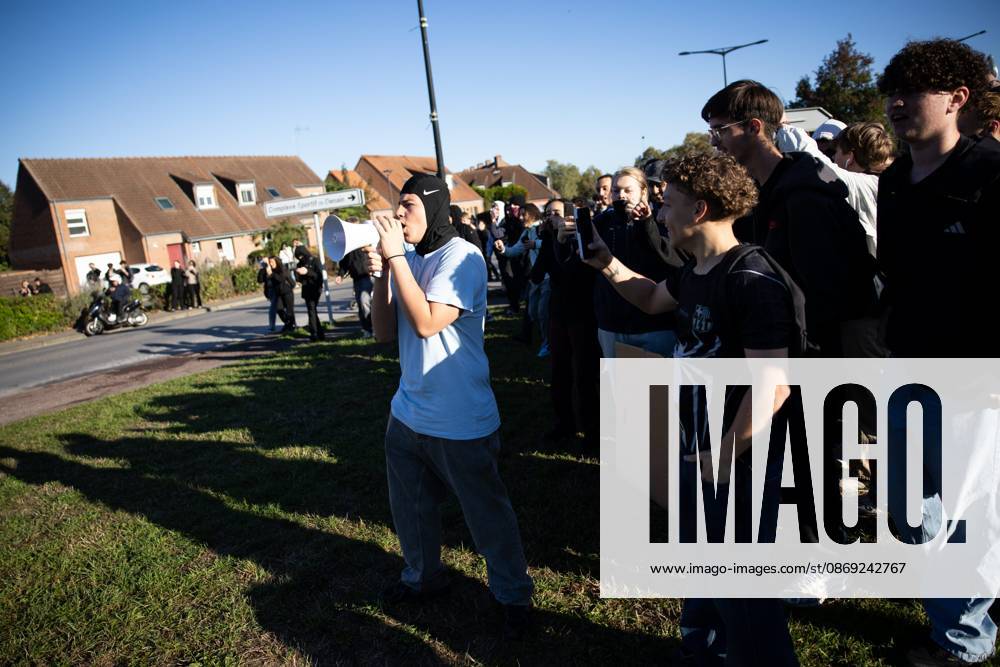 DENAIN: MOUSSERON HIGH SCHOOL PROTEST; PHOTOPQR; VOIX DU NORD; PIERRE ROUANET; OCTOBER 12, 2026; DENAIN, OCTOBER 12, 2026: National High School Student Protest Movement, blockade of high schools, high school students’ anger This Monday morning in front of Mousseron High School in Denain, along with students from Kastler PHOTO PIERRE ROUANET LA VOIX DU NORD Since late September, students across France have been holding protests against underfunding in education and have been blocking access to many high schools HAUTS-DE-FRANCE France
