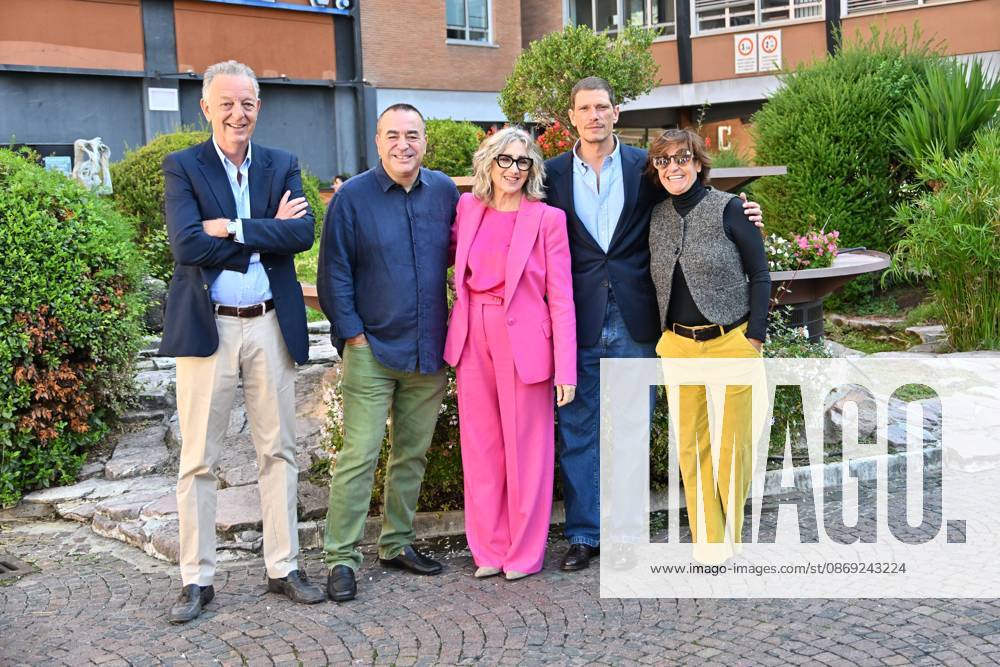 IPA89593404 - Rome: Rai Studios on Via Teulada. Photocall for the TV series Libera: The Case of Elena Palma. Pictured: Matteo Levi, Gianluca Mazzella, Lunetta Savino, Matteo Martari, Anouk Andaloro