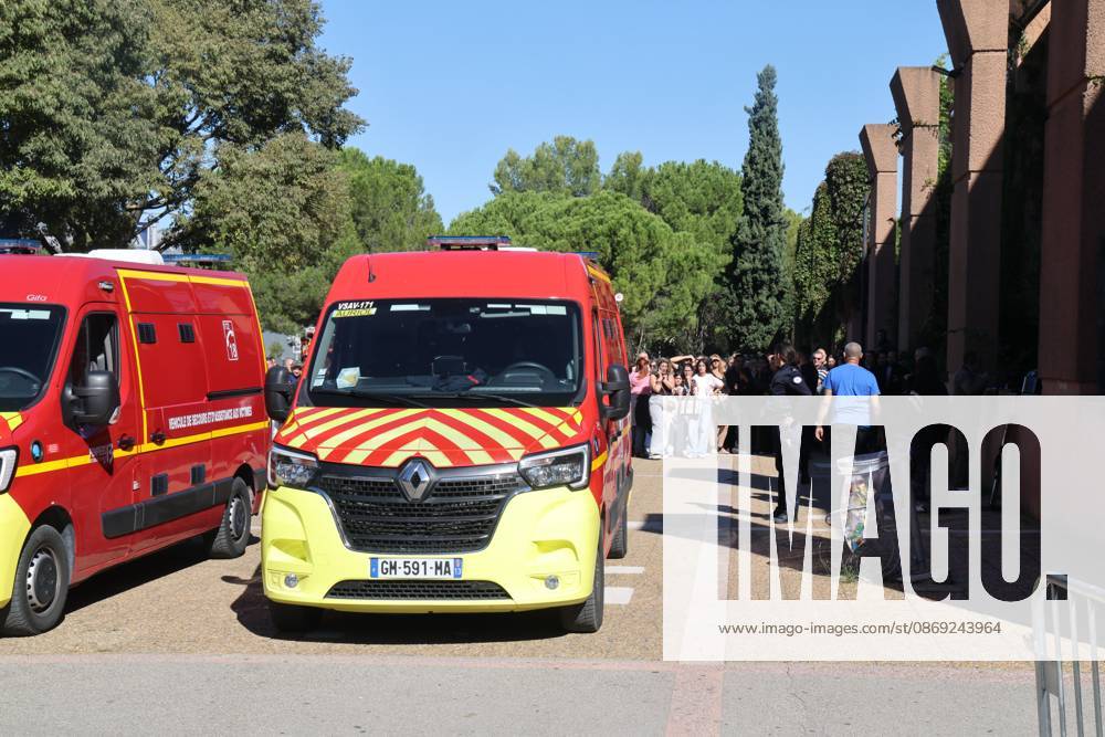 Shooting at Lakanal Middle School PHOTOPQR LA PROVENCE Stephane DUCLET Aubagne 12 10 2026 On Monday morning, the principal of Lakanal Middle School in Aubagne was On Monday morning, the principal of Lakanal Middle School in Aubagne was wounded in the leg after being shot. A 37-year-old teacher was also hit, while the alleged perpetrator, a 14-year-old middle school student, was arrested. Parents are coming to pick up their children. On October 12, 2026, the principal of a middle school in Aubagne, Bouches-du-Rhône, and a teacher were wounded by a shot fired from a hunting rifle by a student who had entered the school armed with a shotgun. Aubagne, Bouches-du-Rhône, France