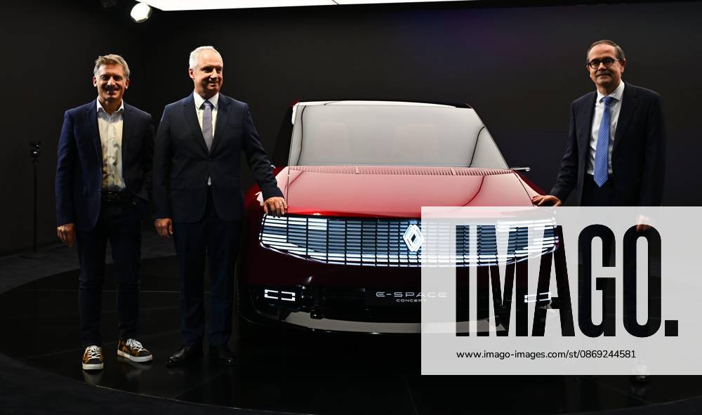 2026 PARIS MOTOR SHOW PHOTOPQR OUEST FRANCE Franck Dubray Paris, Oct. 12, 2026 Paris Motor Show, Porte de Versailles, Paris Renault E-Space Booth François Provost Photo by Franck Dubray Oct. 12, 2026 Paris Motor Show, Paris, France