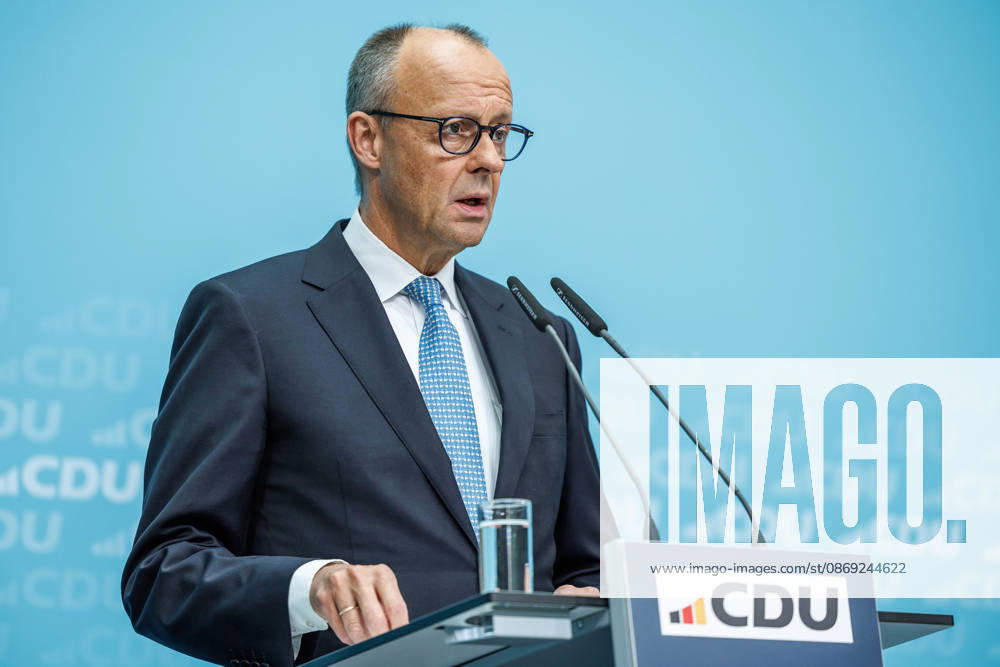 Pressekonferenz mit dem Vorsitzenden der CDU Deutschlands, Bundeskanzler Friedrich Merz und der Generalsekretärin der CDU Deutschlands Franziska Hoppermann Pressekonferenz mit dem Vorsitzenden der CDU Deutschlands, Bundeskanzler Friedrich Merz und der Generalsekretärin der CDU Deutschlands Franziska Hoppermann am 12.10.2026 in Berlin. Berlin Berlin Deutschland CDU-Bundesgeschäftsstelle (Konrad-Adenauer-Haus)