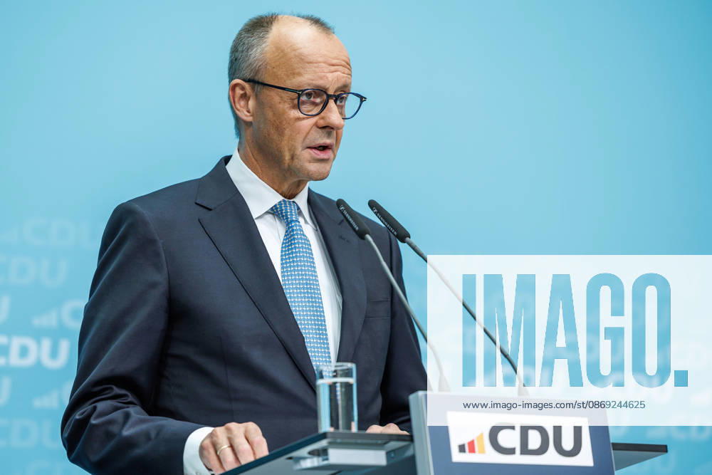 Pressekonferenz mit dem Vorsitzenden der CDU Deutschlands, Bundeskanzler Friedrich Merz und der Generalsekretärin der CDU Deutschlands Franziska Hoppermann Pressekonferenz mit dem Vorsitzenden der CDU Deutschlands, Bundeskanzler Friedrich Merz und der Generalsekretärin der CDU Deutschlands Franziska Hoppermann am 12.10.2026 in Berlin. Berlin Berlin Deutschland CDU-Bundesgeschäftsstelle (Konrad-Adenauer-Haus)