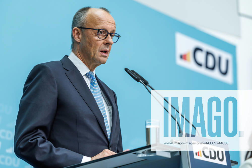 Pressekonferenz mit dem Vorsitzenden der CDU Deutschlands, Bundeskanzler Friedrich Merz und der Generalsekretärin der CDU Deutschlands Franziska Hoppermann Pressekonferenz mit dem Vorsitzenden der CDU Deutschlands, Bundeskanzler Friedrich Merz und der Generalsekretärin der CDU Deutschlands Franziska Hoppermann am 12.10.2026 in Berlin. Berlin Berlin Deutschland CDU-Bundesgeschäftsstelle (Konrad-Adenauer-Haus)