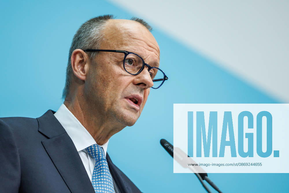 Pressekonferenz mit dem Vorsitzenden der CDU Deutschlands, Bundeskanzler Friedrich Merz und der Generalsekretärin der CDU Deutschlands Franziska Hoppermann Pressekonferenz mit dem Vorsitzenden der CDU Deutschlands, Bundeskanzler Friedrich Merz und der Generalsekretärin der CDU Deutschlands Franziska Hoppermann am 12.10.2026 in Berlin. Berlin Berlin Deutschland CDU-Bundesgeschäftsstelle (Konrad-Adenauer-Haus)