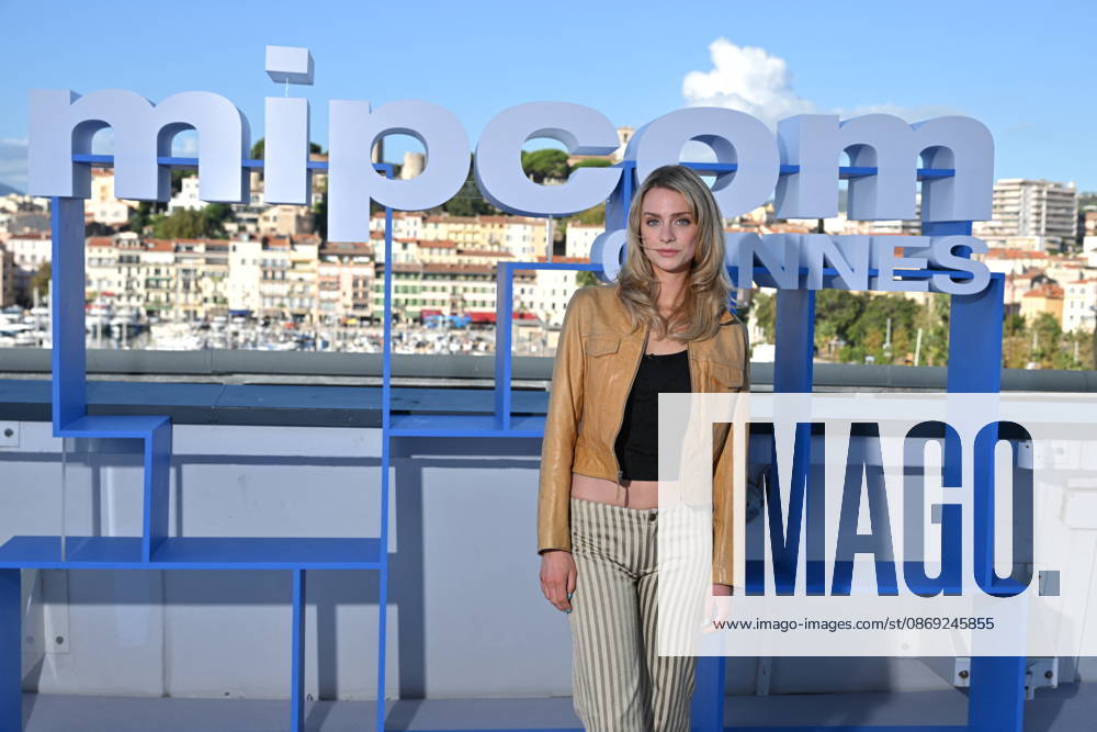 Maddie Phillips at MIPCOM 2026 at the Palais des Festivals in Cannes, October 12, 2026. MIPCOM is the International Market for Audiovisual Content and Co-production. Every October, it brings together TV and media professionals in Cannes for four days of business, networking, and collaboration. Bruno Bebert Bestimage Honey Photocall during MIPCOM 2026 on October 12, 2026, in Cannes, France. Cannes, France