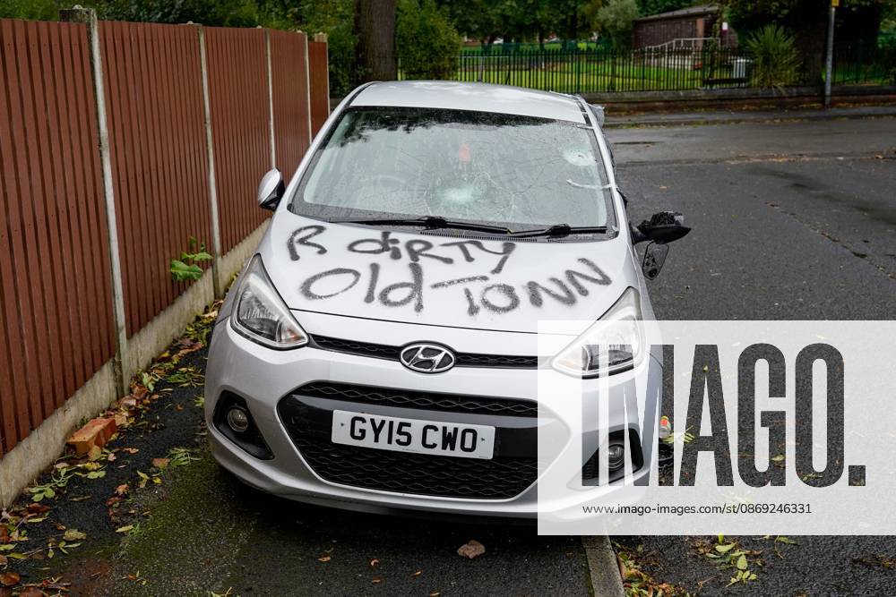 Anti-migrant protest in Manchester MANCHESTER, UNITED KINGDOM - OCTOBER 12: The vehicle of migrants are vandalised by anti-migrant protesters during an action day in Salford, Manchester on 12 October, United Kingdom. Loannis Alexopoulos Anadolu Manchester United Kingdom. Editorial use only. Please get in touch for any other usage.