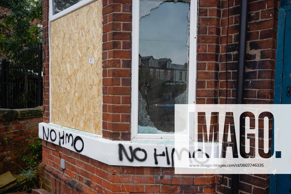 Anti-migrant protest in Manchester MANCHESTER, UNITED KINGDOM - OCTOBER 12: The homes of migrants are vandalised by anti-migrant protesters during an action day in Salford, Manchester on 12 October, United Kingdom. Loannis Alexopoulos Anadolu Manchester United Kingdom. Editorial use only. Please get in touch for any other usage.