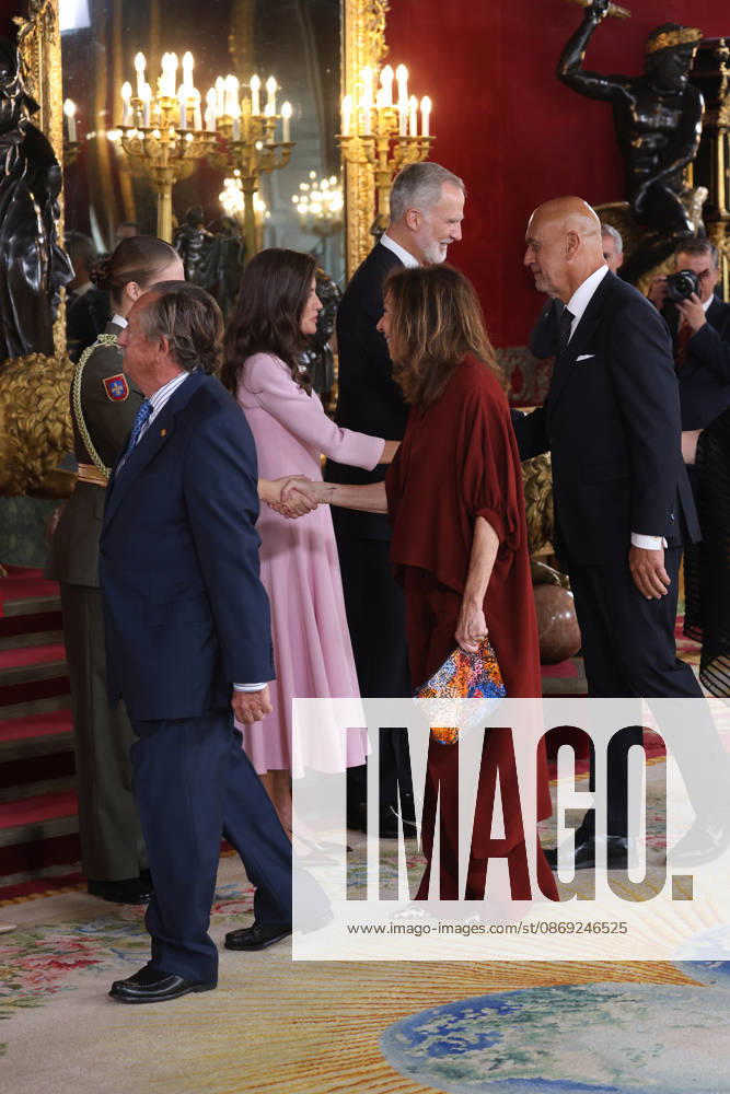 The King and Queen, the Princess of Asturias, and Infanta Sofía preside over the reception at the Royal Palace in celebration of National Day. Ana Rosa Quintana during the reception with the King and Queen, Princess Leonor, and Infanta Sofía on the occasion of National Day, at the Royal Palace, on October 12, 2026, in Madrid, Spain. The event is presided over by the King and Queen, the Princess of Asturias, and Infanta Sofía following the solemn ceremony honoring the national flag and the military parade held in Plaza de Cánovas del Castillo. The purpose of the National Day commemoration is to solemnly recall moments in our collective history that form part of our shared historical, cultural, and social heritage, recognized as such by the