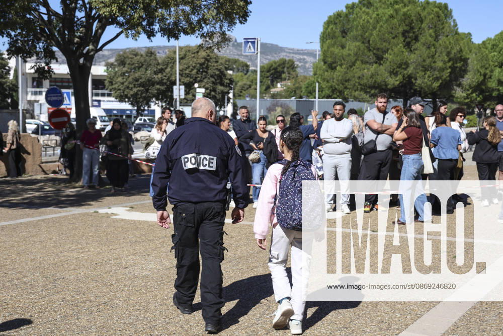 Parents Pick Up Their Child: Middle School Principal and Teacher Shot; 14-Year-Old Shooter Arrested at Joseph Lakanal Middle School in Aubagne, France, October 12, 2026 Meddah Bestimage Joseph Lakanal Middle School after a principal was injured by a 12-gauge hunting rifle shot and a teenager was arrested in Aubagne, southern France, on October 12, 2026. The principal was struck by a 12-gauge hunting rifle shot, the same source specified, adding that a member of the teaching staff was also struck. The victim’s life is not in danger. Aubagne, France