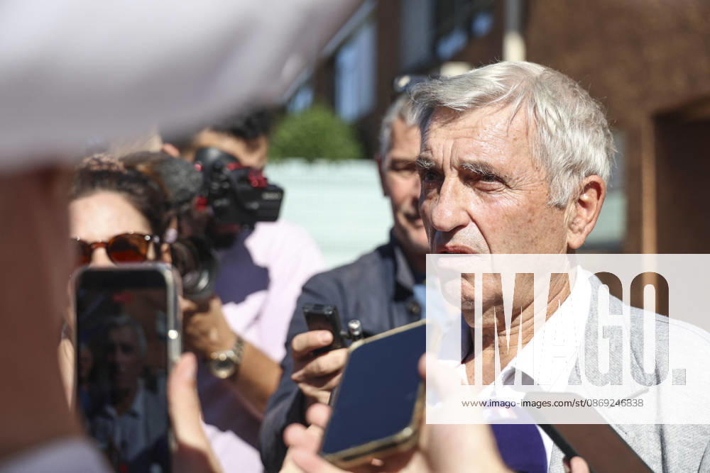 Statement by Jean Pierre Squillari, mayor of Aubagne: A middle school principal and a teacher were shot and wounded, and a 14-year-old shooter was arrested at Joseph Lakanal Middle School in Aubagne, France, October 12, 2026 Meddah Bestimage Joseph Lakanal Middle School after a principal was injured by a hunting rifle shot and a teenager was arrested in Aubagne, southern France, on October 12, 2026. The principal was struck by a 12-gauge hunting rifle shot, the same source specified, adding that a member of the teaching staff was also struck. The victim’s life is not in danger. Aubagne, France