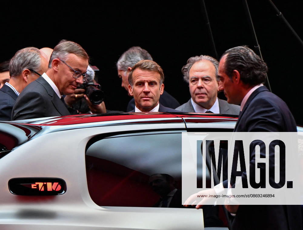 French President Emmanuel Macron attends the 2026 Paris Motor Show at Paris Expo · Porte de Versailles in Paris, France, on October 12, 2026. Lionel Urman Bestimage French President Emmanuel Macron at the international Paris Motor Show at the Porte de Versailles in Paris, France, on October 12, 2026. Paris, France