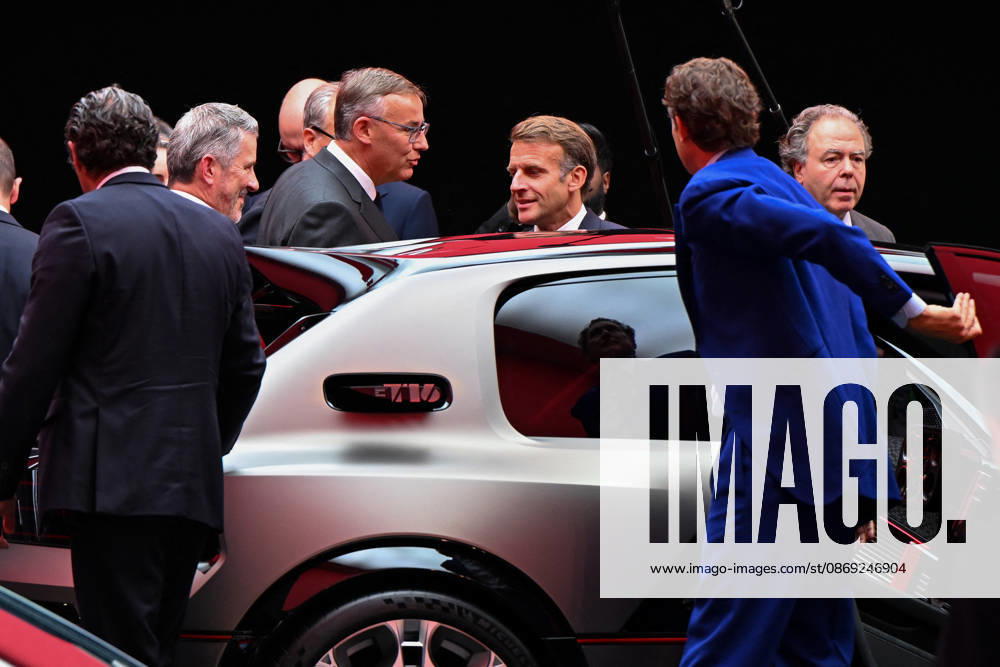 French President Emmanuel Macron, accompanied by Luc Chatel and Roland Lescure, Minister of the Economy, Finance, and Industrial, Energy, and Digital Sovereignty, attends the 2026 Paris Motor Show at Paris Expo · Porte de Versailles in Paris, France, on October 12, 2026. Lionel Urman Bestimage French President Emmanuel Macron at the international Paris Motor Show at the Porte de Versailles in Paris, France, on October 12, 2026. Paris, France