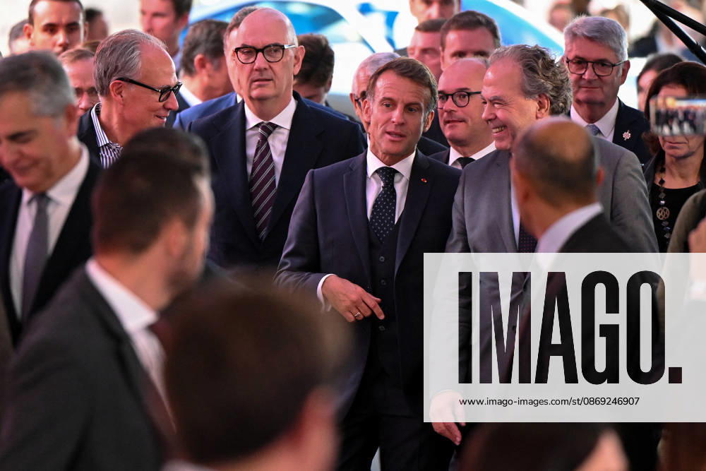 French President Emmanuel Macron, accompanied by Luc Chatel and Roland Lescure, Minister of the Economy, Finance, and Industrial, Energy, and Digital Sovereignty, attends the 2026 Paris Motor Show at Paris Expo · Porte de Versailles in Paris, France, on October 12, 2026. Lionel Urman Bestimage French President Emmanuel Macron at the international Paris Motor Show at the Porte de Versailles in Paris, France, on October 12, 2026. Paris, France