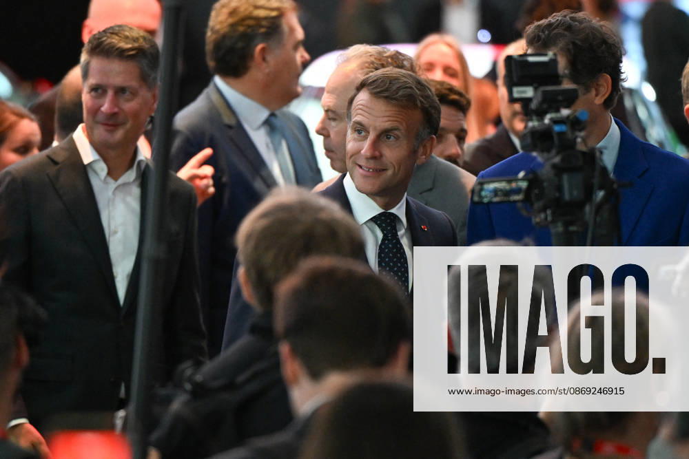 French President Emmanuel Macron, accompanied by Luc Chatel and Roland Lescure, Minister of the Economy, Finance, and Industrial, Energy, and Digital Sovereignty, attends the 2026 Paris Motor Show at Paris Expo · Porte de Versailles in Paris, France, on October 12, 2026. Lionel Urman Bestimage French President Emmanuel Macron at the international Paris Motor Show at the Porte de Versailles in Paris, France, on October 12, 2026. Paris, France