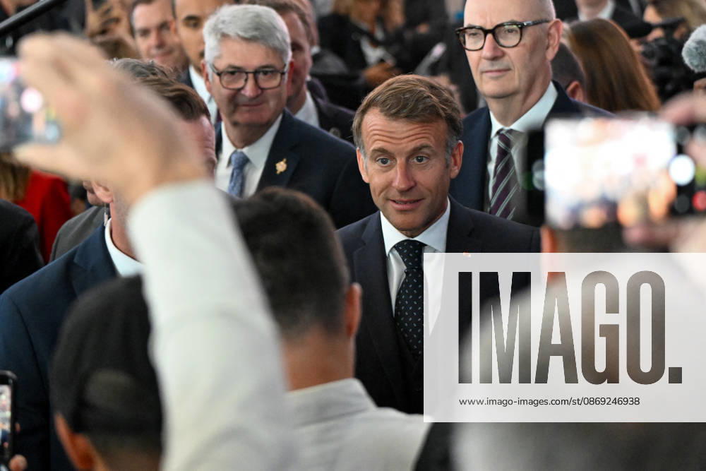 French President Emmanuel Macron, accompanied by Luc Chatel and Roland Lescure, Minister of the Economy, Finance, and Industrial, Energy, and Digital Sovereignty, attends the 2026 Paris Motor Show at Paris Expo · Porte de Versailles in Paris, France, on October 12, 2026. Lionel Urman Bestimage French President Emmanuel Macron at the international Paris Motor Show at the Porte de Versailles in Paris, France, on October 12, 2026. Paris, France