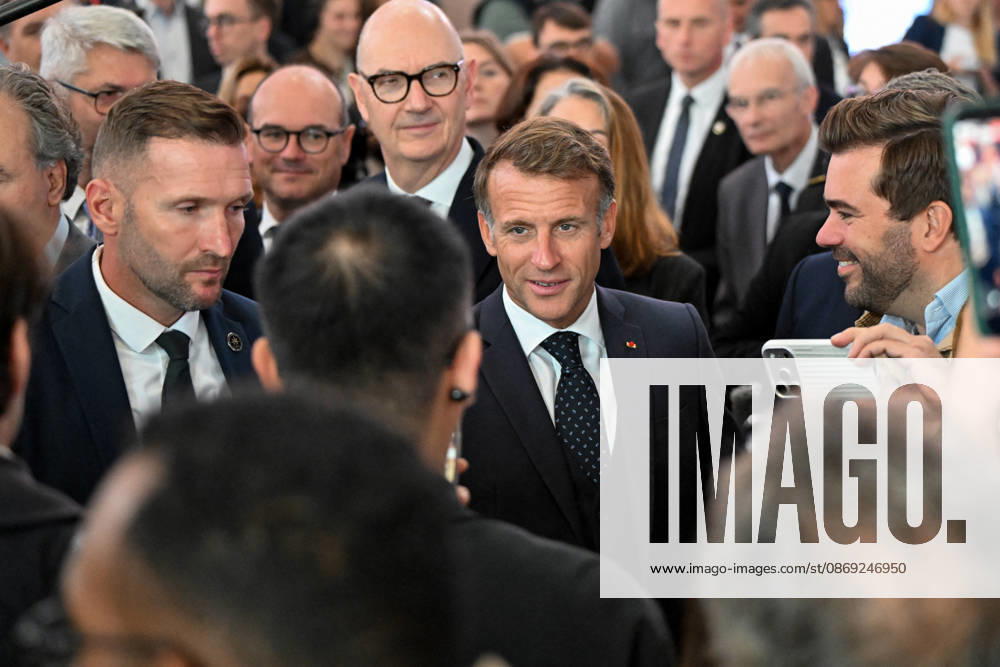 French President Emmanuel Macron, accompanied by Luc Chatel and Roland Lescure, Minister of the Economy, Finance, and Industrial, Energy, and Digital Sovereignty, attends the 2026 Paris Motor Show at Paris Expo · Porte de Versailles in Paris, France, on October 12, 2026. Lionel Urman Bestimage French President Emmanuel Macron at the international Paris Motor Show at the Porte de Versailles in Paris, France, on October 12, 2026. Paris, France