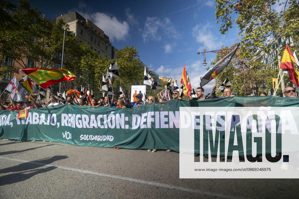 Demonstration in Barcelona under the slogan Catalonia with Ceuta: One Spain —Several people during a demonstration under the slogan Catalonia with Ceuta: One Spain, on October 12, 2026, in Barcelona, Catalonia, Spain. The rally marking October 12, organized by Unidos por Ceuta, Espanya i Catalans, Catalunya Suma, S’ha Acabat, and Impulso Ciudadano, aims to celebrate the National Day and reaffirm the unity of Spain and the ties between Catalonia and Ceuta. OCTOBER 12, 2026 Lorena Sopê Barcelona, Catalonia Barcelona, Catalonia, Spain