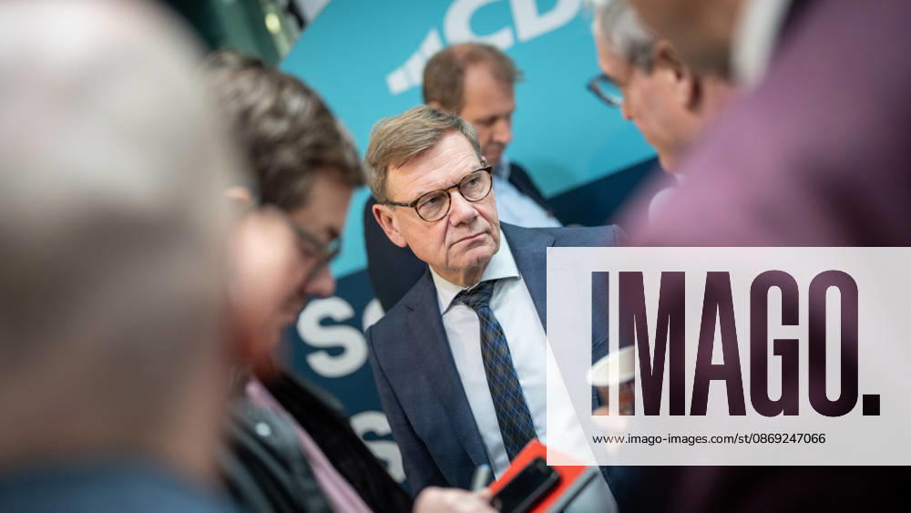 Außenminister Johann Wadephul im Konrad-Adenauer-Haus, im Gespräch mit Journalisten;Präsidiumsklausurtagung der CDU Deutschlands in Berlin, Oktober 2026, Berlin Berlin Deutschland Konrad-Adenauer-Haus