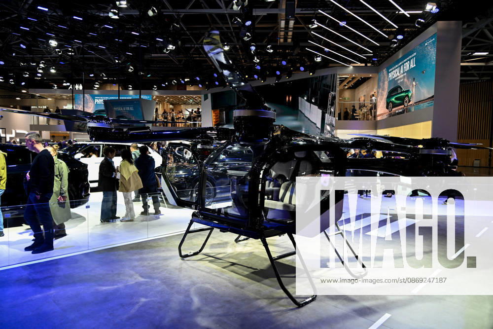 Illustration of the 2026 Paris Motor Show at Paris Expo · Porte de Versailles in Paris, France, on October 12, 2026 Lionel Urman Bestimage International Paris Motor Show at the Porte de Versailles in Paris, France, on October 12, 2026 Paris, France