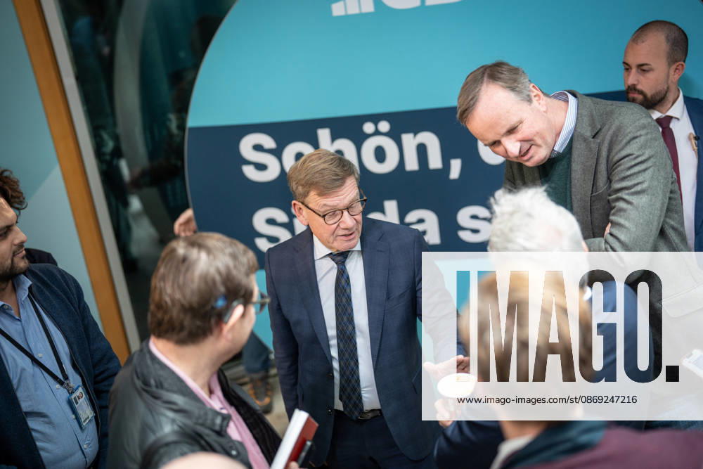 Außenminister Johann Wadephul im Konrad-Adenauer-Haus, im Gespräch mit Journalisten;Präsidiumsklausurtagung der CDU Deutschlands in Berlin, Oktober 2026, Berlin Berlin Deutschland Konrad-Adenauer-Haus