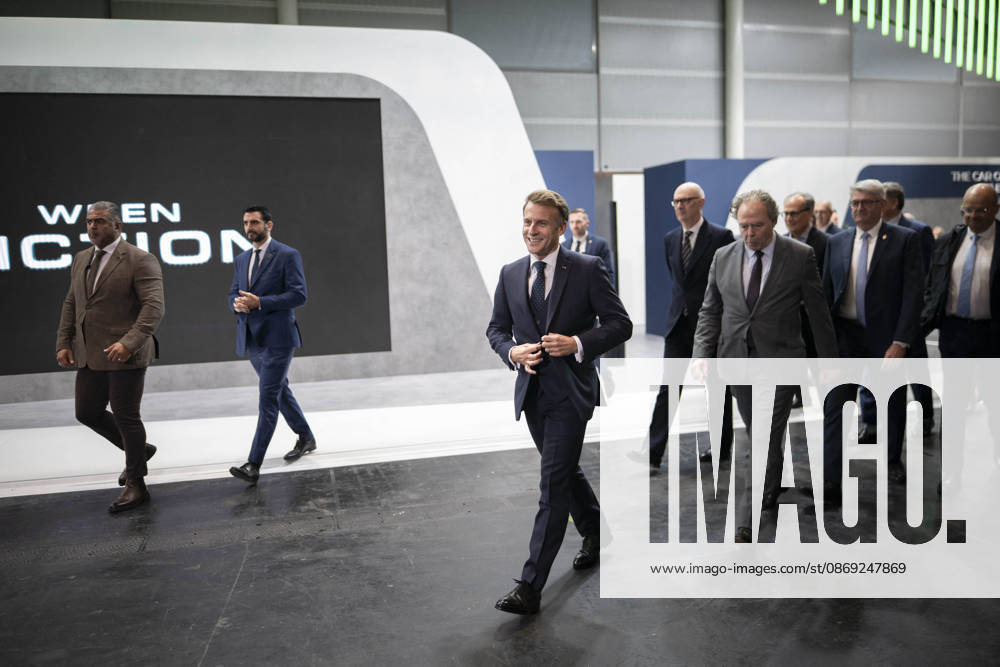 President Macron at Paris Motor Show - Paris French President Emmanuel Macron visits the Valeo stand at the Paris Motor Show in Paris, on October 12, 2026. Photo by Eliot Blondet ABACAPRESS.COM Paris France France