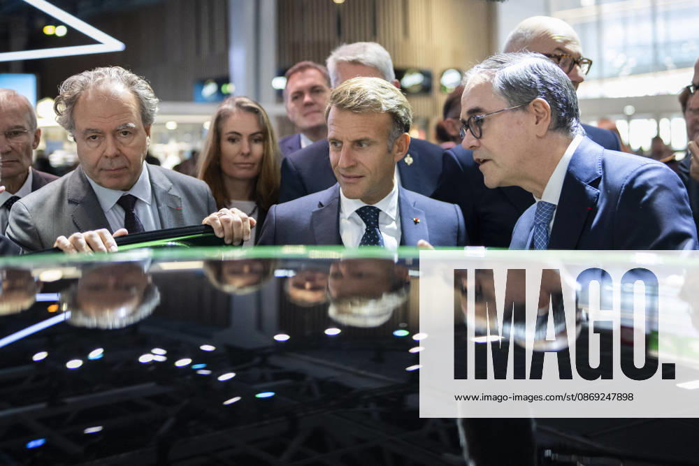 President Macron at Paris Motor Show - Paris French President Emmanuel Macron, Head of French auto industry lobby PFA ( plateforme de l Automobile ) Luc Chatel and Renault Group Global CEO Francois Provost visits the Renault stand at the Paris Motor Show in Paris, on October 12, 2026. Photo by Eliot Blondet ABACAPRESS.COM Paris France France