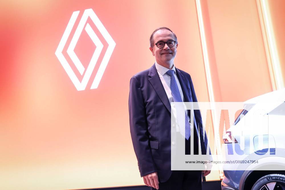 Paris, France le 12 octobre 2026 - Ouverture du Mondial de l Auto 2026 a Paris Expo Porte de Versailles - Opening of the Paris Motor Show 2026 at Paris Expo Porte de Versailles Ici CEO of French car maker Renault Group, Francois Provost