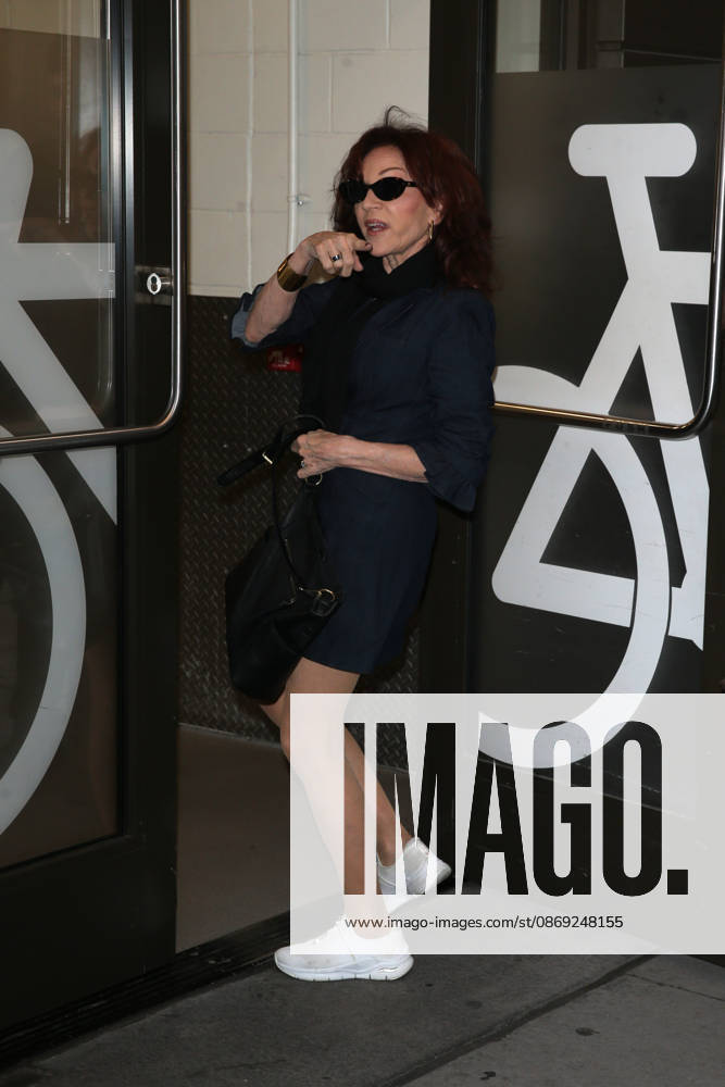 MARILU HENNER at ABC Studios in New York City for Ã¢â‚¬ËœGood Morning America. New York USA - ZUMAh16_ 20261012_zaf_h16_012