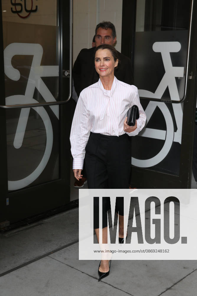 KERI RUSSELL and RUFUS SEWELL at ABC Studios in New York City for ‘Good Morning America. New York USA - ZUMAh16_ 20261012_zaf_h16_019