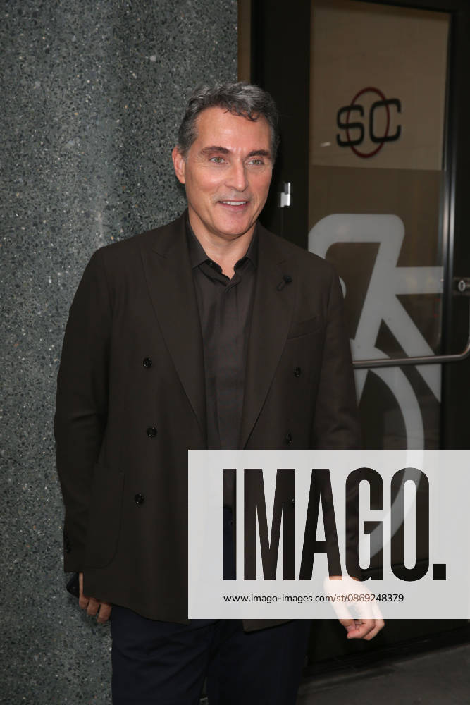 RUFUS SEWELL at ABC Studios in New York City for ‘Good Morning America. New York USA - ZUMAh16_ 20261012_zaf_h16_032