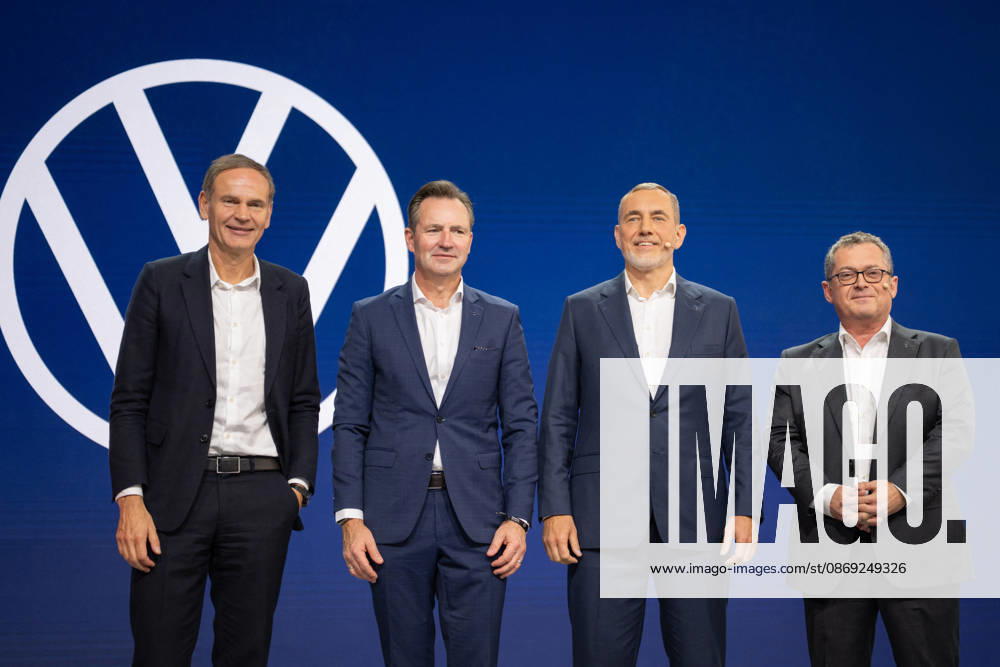Paris Motor Show Volkswagen Press Conference - Paris AJ Oliver Blume, CEO of the Volkswagen Group, Thomas Schaefer, CEO of Volkswagen Passenger Cars, and Martin Jahn, President of the Czech Automotive Industry Association and Member of the Board of Management of the Volkswagen Brand responsible for Sales, Marketing and After Sales , pose during the 91st edition of the international Paris Motor Show (Mondial de l’auto) at the Porte de Versailles in Paris on October 12, 2026. Photo by Alexis Jumeau ABACAPRESS.COM Paris France