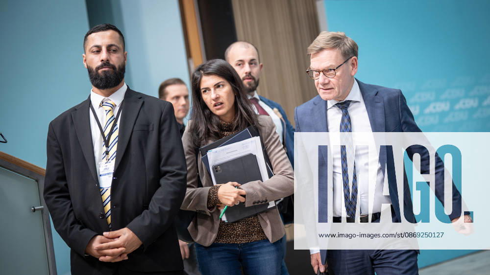 Außenminister Johann Wadephul im Konrad-Adenauer-Haus, mit Serap Güler, Staatsministerin beim Bundesminister des Auswärtigen;Präsidiumsklausurtagung der CDU Deutschlands in Berlin, Oktober 2026, Berlin Berlin Deutschland Konrad-Adenauer-Haus