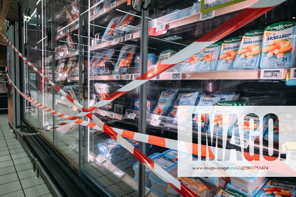 CYBERATTACK ON REFRIGERATION SYSTEMS IN SUPERMARKETS PHOTOPQR OUEST FRANCE ELSA RANCEL OUEST FRANCE LANNION OCTOBER 12, 2026 A cyberattack affected the refrigeration systems of about 100 major retail chains, such as Intermarché, Super U, and Leclerc, on Monday, October 12, 2026. Here, at this Intermarché in the Côtes-d’Armor—the store does not wish to be identified or named—the refrigerators in all the fresh and frozen food aisles have been shut down. THE SUPERMARKET DOES NOT WISH TO BE NAMED, SIMPLY A SCENE FROM AN INTERMARCHÉ IN THE CÔTES-D’ARMOR Photo by ELSA RANCEL, OUEST FRANCE Several large and medium-sized retailers were victims of a cyberattack that affected refrigeration equipment on the night of Monday, October 12, 2026, in LANNI