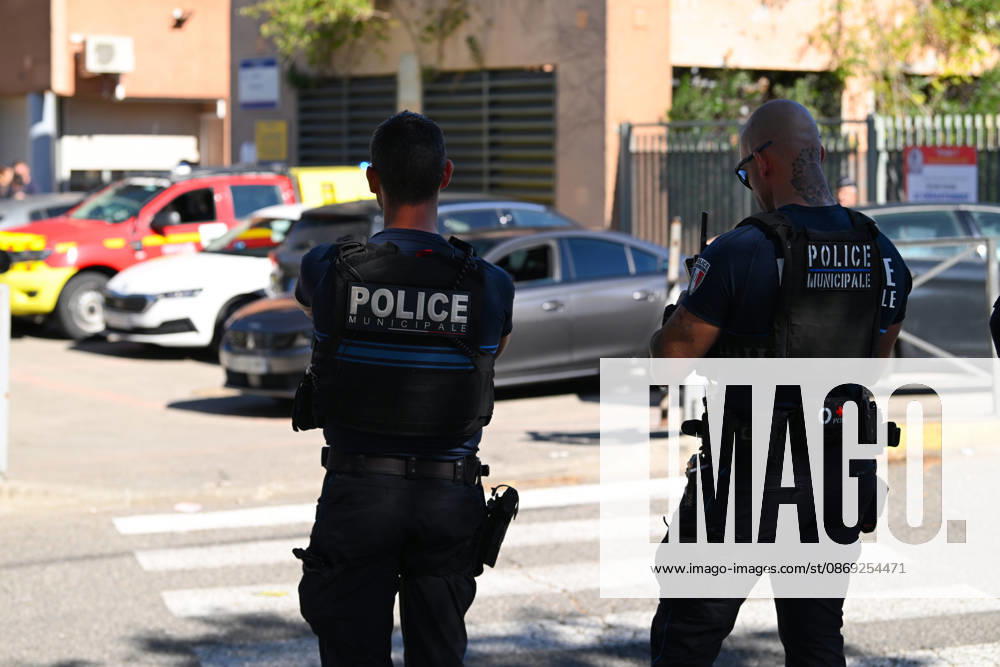 NEWS : Le principal d un college et une professeure blessÃ s par balle par un tir de fusil de chasse Ã Aubagne Le principal du college Lakanal Ã Aubagne et une professeure blessÃ s par balle par un tir de fusil de chasse, le 12 octobre 2026. AubagneFrance