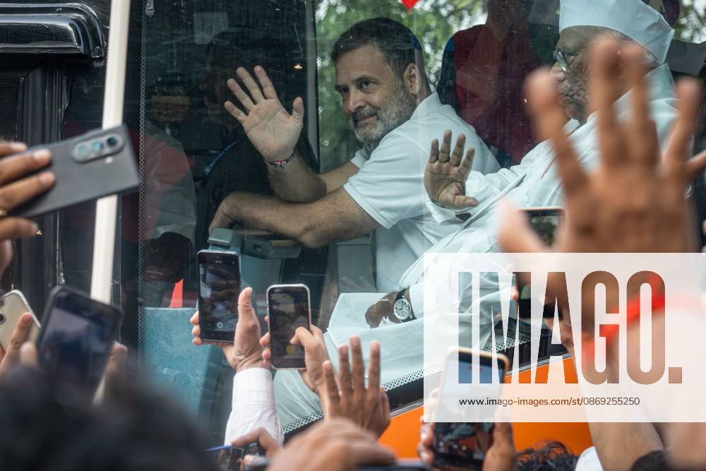 NEW DELHI, INDIA, OCTOBER 12, 2026: Congress leader Rahul Gandhi and INDIA bloc leaders march towards the Supreme Court in New Delhi, demanding the resignation of Chief Election Commissioner Gyanesh Kumar over alleged irregularities in the Special Intensive Revision (SIR) of electoral rolls. The march takes place amid heavy security deployment and barricades in central Delhi. The Election Commission denies wrongdoing. New Delhi India - ZUMAq101 20261012_zna_q101_107