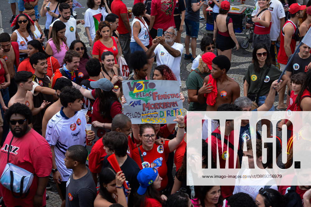RIO DE JANEIRO, RJ - 12.10.2026: BRASIL PELA DEMOCRACIA RJ - Pro-Lula rally held this afternoon (12) during Brazil for democracy RJ held in Copacabana in Rio de Janeiro, RJ. x3030237x CarlosxSanttos