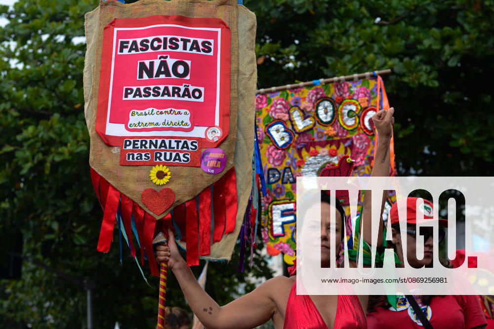 RIO DE JANEIRO, RJ - 12.10.2026: BRASIL PELA DEMOCRACIA RJ - Pro-Lula rally held this afternoon (12) during Brazil for democracy RJ held in Copacabana in Rio de Janeiro, RJ. x3030238x CarlosxSanttos