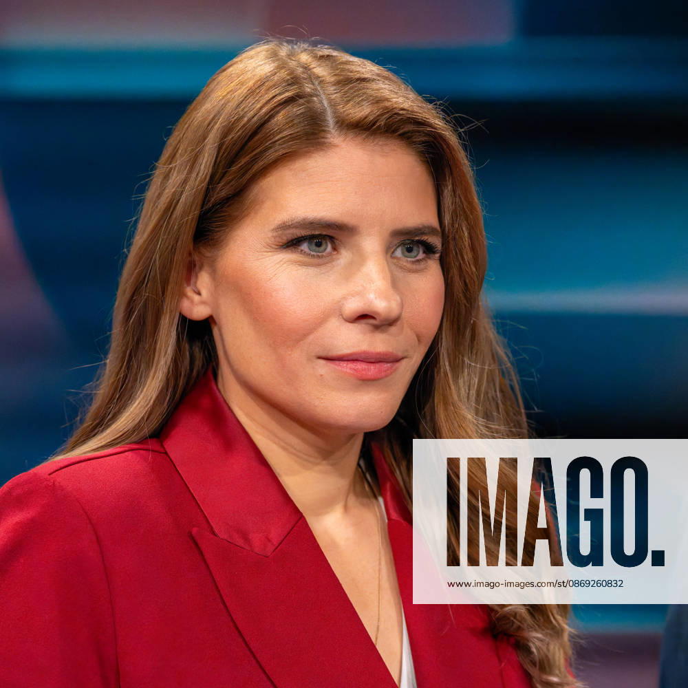Hart aber Fair aus Köln am 12. Oktober 2026. Im Bild die Unternehmerin Sarna Röser, (Zementrohr- und Betonwerke Karl Röser & Sohn GmbH). Bärbel Bas ist als Arbeitsministerin und SPD-Vorsitzende zurückgetreten. Wurde sie Unmenschlich behandelt? Die politische Mitte in Deutschland wird leer. CDU und SPD kämpfen um ihr Überleben. Die AfD greift in einzelnen Bundesländern nach der Macht. Die Klamroths Gäste diskutierten kontrovers über die Zukunft Deutschlands. Köln Nordrhein-Westfalen Deutschland