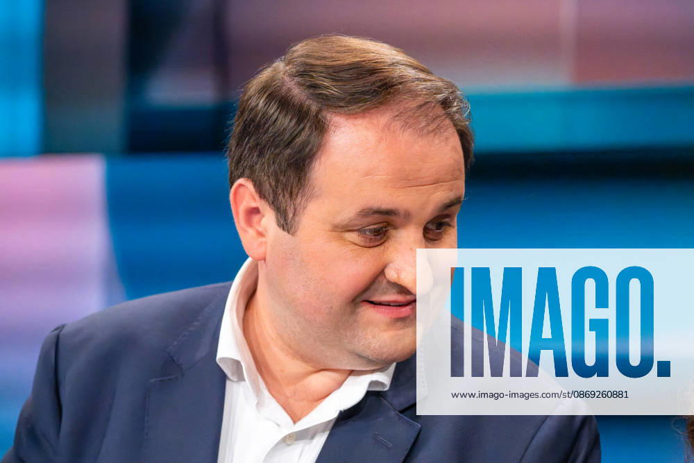 Hart aber Fair aus Köln am 12. Oktober 2026. Im Bild der Minister für Bundes- und Europaangelegenheiten, Internationales sowie Medien des Landes Nordrhein-Westfalen, Nathanael Liminski, CDU. Bärbel Bas ist als Arbeitsministerin und SPD-Vorsitzende zurückgetreten. Wurde sie Unmenschlich behandelt? Die politische Mitte in Deutschland wird leer. CDU und SPD kämpfen um ihr Überleben. Die AfD greift in einzelnen Bundesländern nach der Macht. Die Klamroths Gäste diskutierten kontrovers über die Zukunft Deutschlands. Köln Nordrhein-Westfalen Deutschland