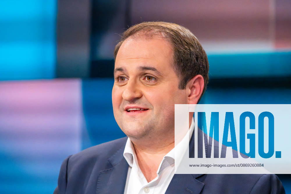 Hart aber Fair aus Köln am 12. Oktober 2026. Im Bild der Minister für Bundes- und Europaangelegenheiten, Internationales sowie Medien des Landes Nordrhein-Westfalen, Nathanael Liminski, CDU. Bärbel Bas ist als Arbeitsministerin und SPD-Vorsitzende zurückgetreten. Wurde sie Unmenschlich behandelt? Die politische Mitte in Deutschland wird leer. CDU und SPD kämpfen um ihr Überleben. Die AfD greift in einzelnen Bundesländern nach der Macht. Die Klamroths Gäste diskutierten kontrovers über die Zukunft Deutschlands. Köln Nordrhein-Westfalen Deutschland
